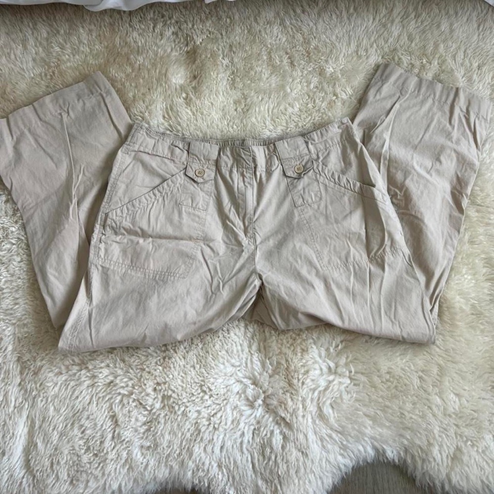 tan / khaki cargo pants